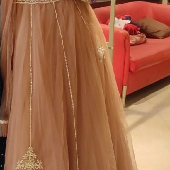 Heavy lehanga - Picture 2 of 2